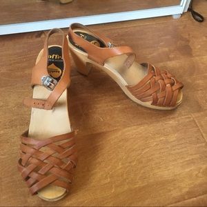 Swedish Hasbeens platform clogs, natural leather